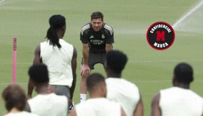 曝阿隆索曾怒斥皇马球员：我可不是来教幼儿园的！